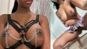 imgonline com ua twotoone TrKEj39g86Fu9zM5 320x180 1 300x169 1 Nude Photos Of "Uluvvenus" Nude Photos Flaunting Her Sexy Boobs (See Photos)