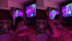 imgonline com ua twotoone po7pyP9YpysRAmH 320x180 1 300x169 1 Lady Sets The Rhythm Before Fingering Her Pussy On Instagram Live (Watch Video)